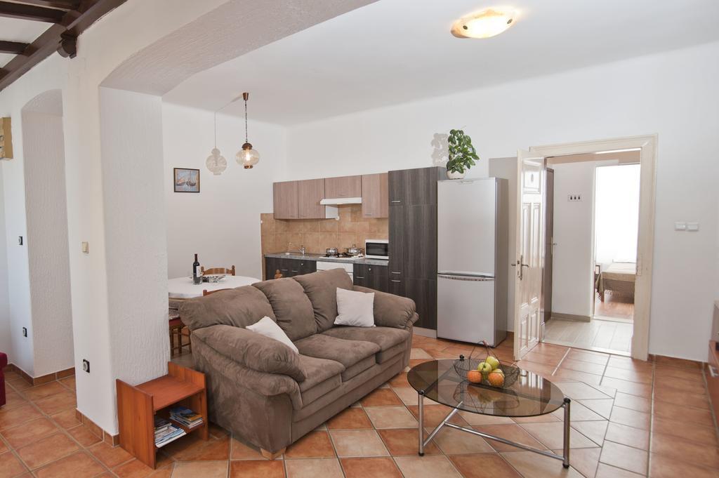 Vuzar Apartmán *