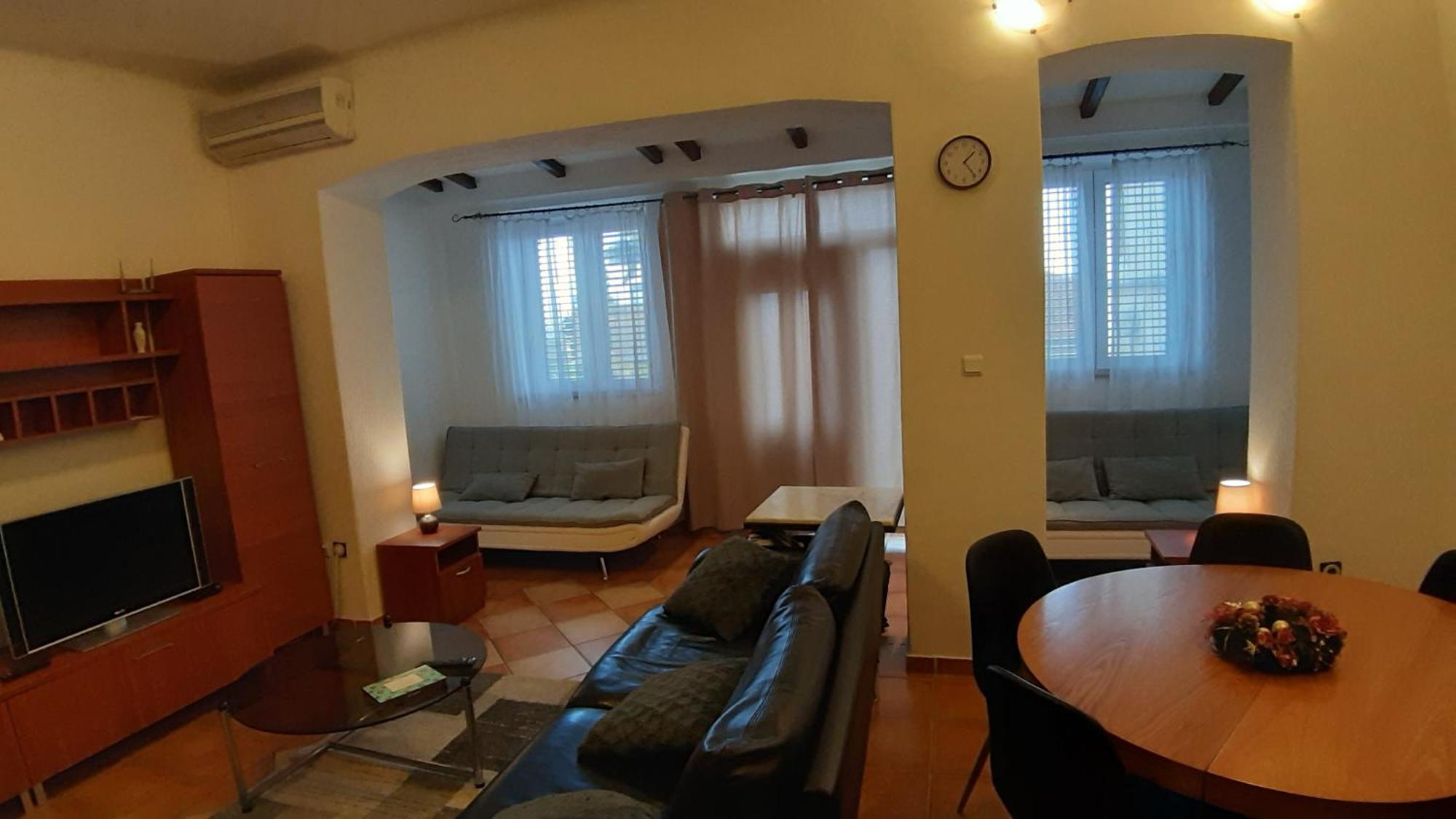 Vuzar Apartment