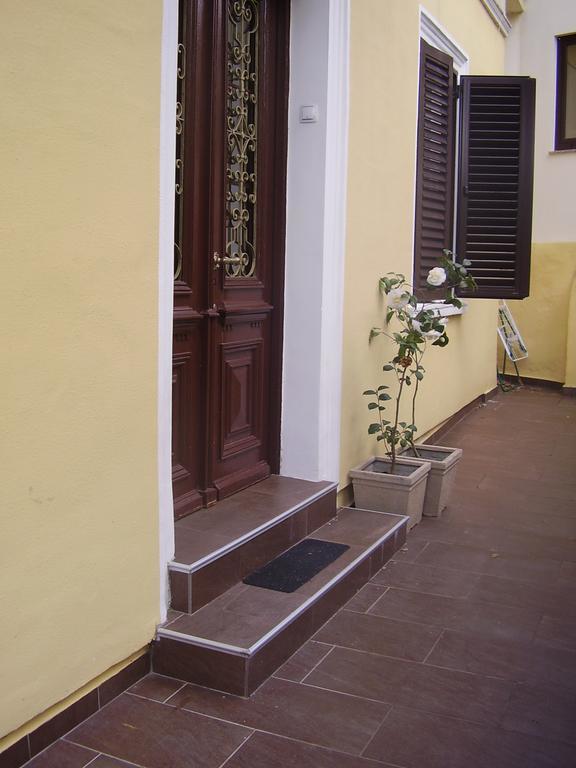 Vuzar Apartment *
